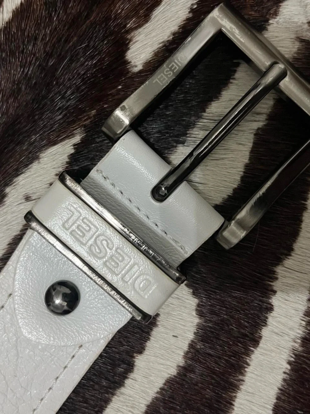 Diesel White Leather Men’s Belt with Silver Buckle